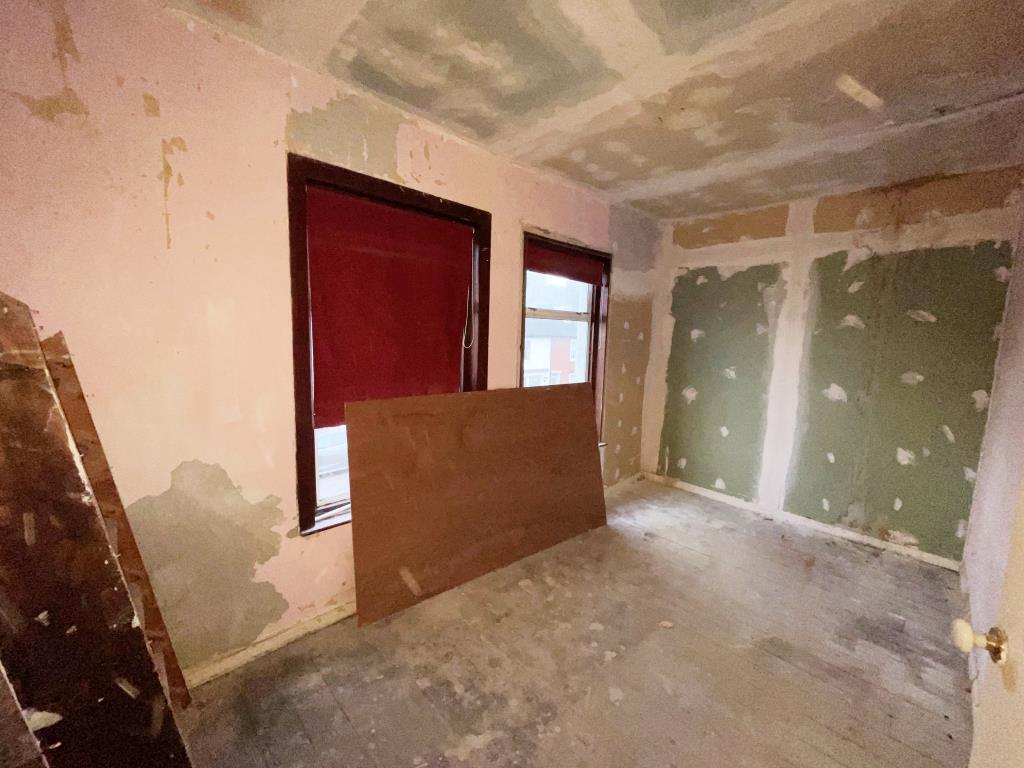 Lot: 75 - FLAT FOR IMPROVEMENT/COMPLETION - Bedroom stripped back with window